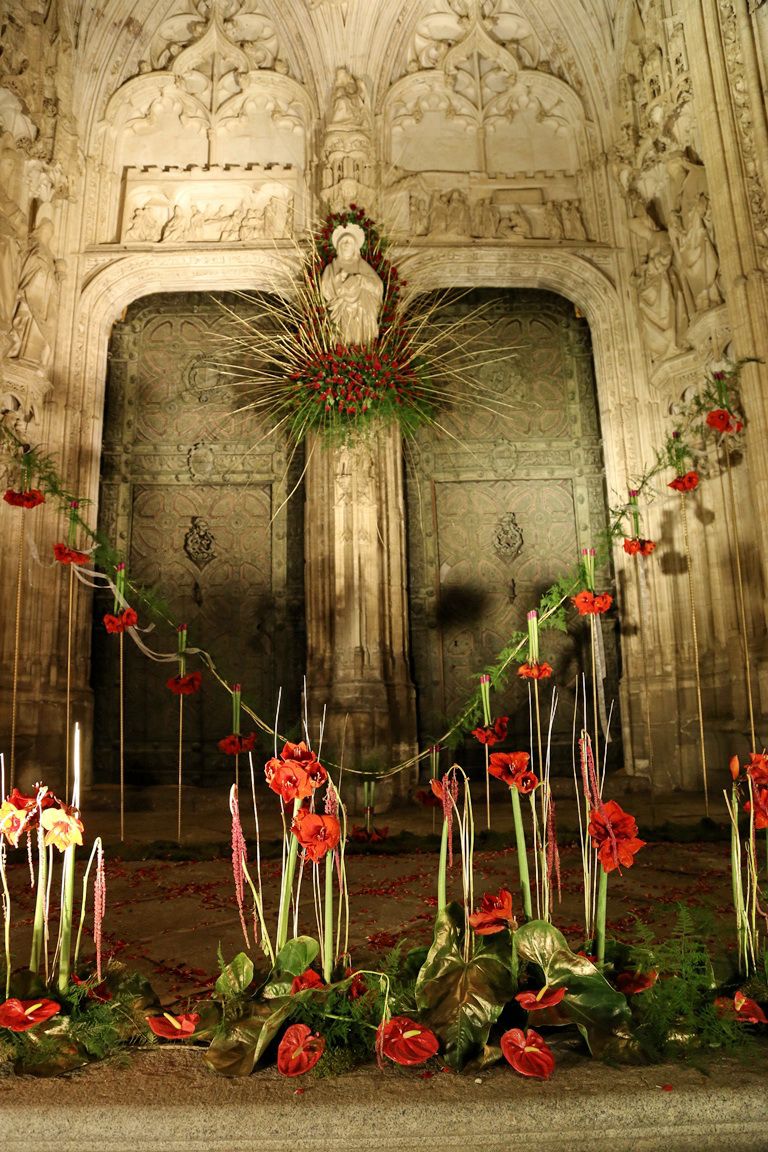 La catedral y su espectacular decoración floral