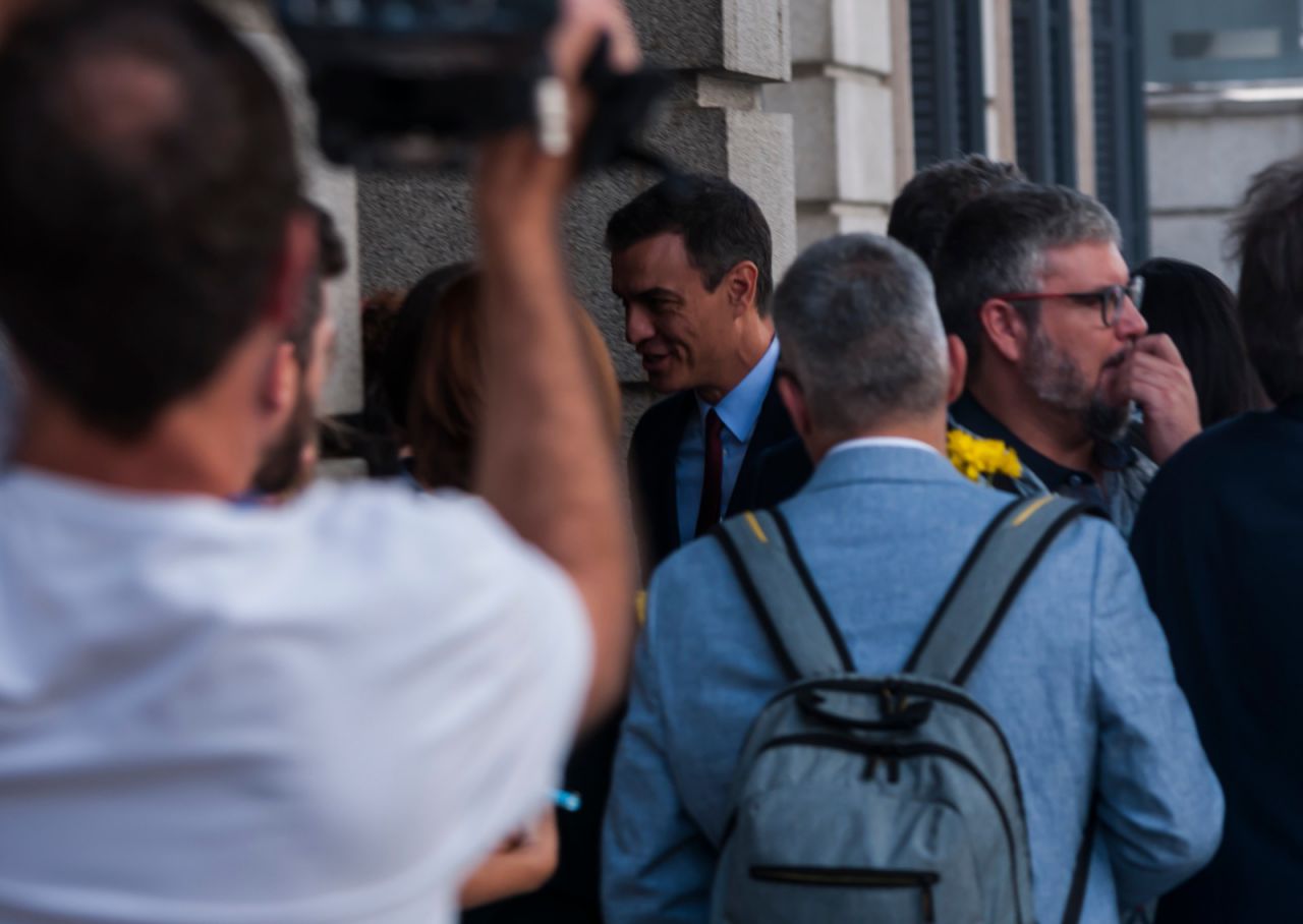 Pedro Sánchez, llegando al Congreso para ofrecer su discurso de investidura