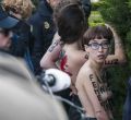 Las activistas de Femen boicotean un acto de la Falange