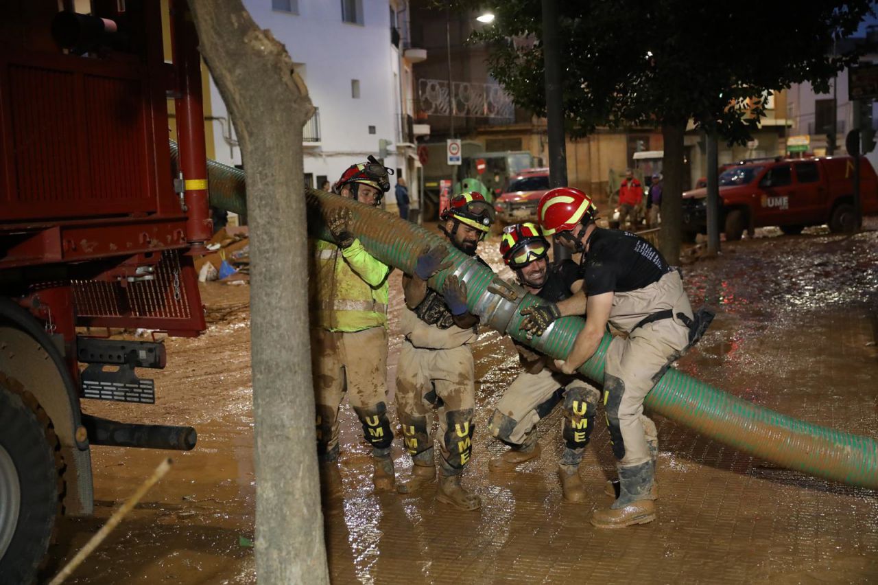 Trabajos de la UME en las inundaciones de Valencia