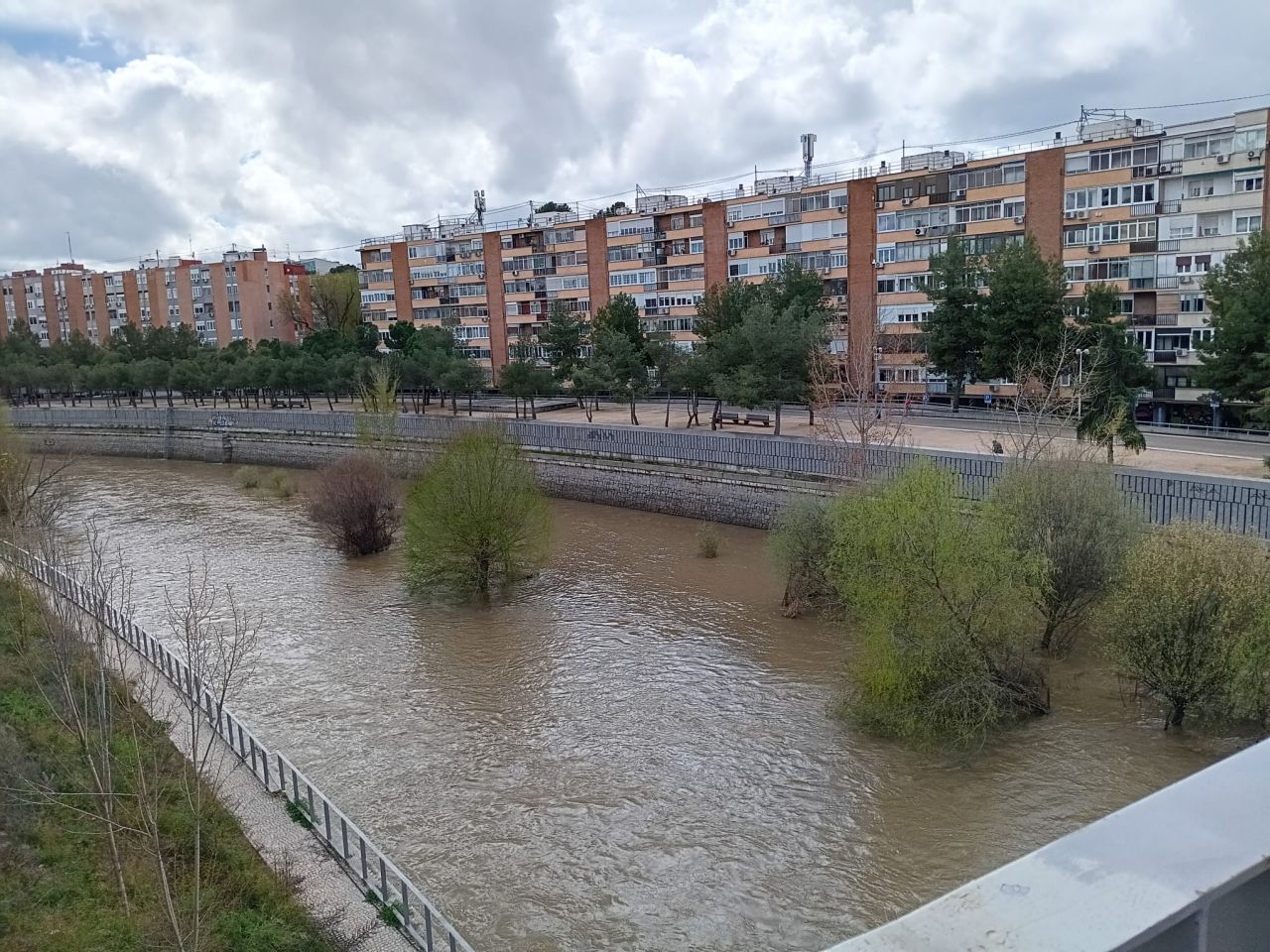 Crecida del río Manzanares tras la borrasca 'Laurence'