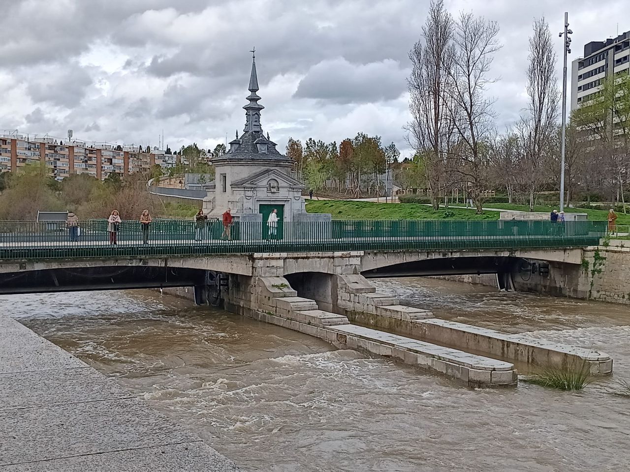 Crecida del río Manzanares tras la borrasca 'Laurence'