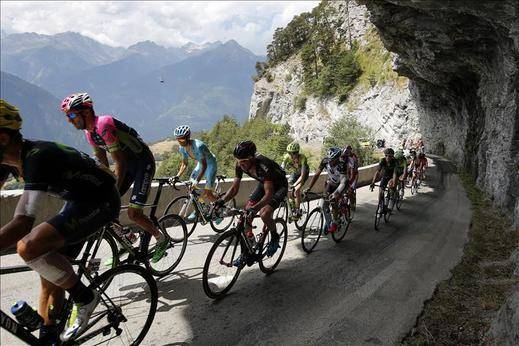 Quintana recorta medio minuto a Froome y Nibali se acerca al podio tras ganar la etapa