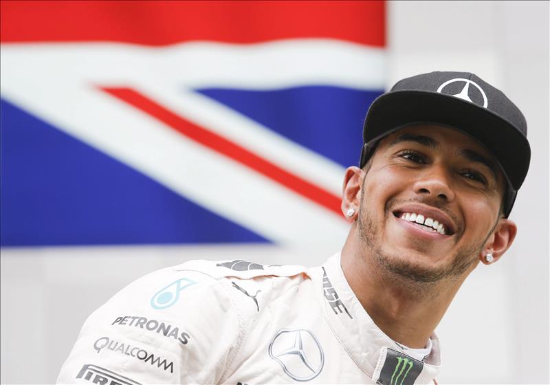 Hamilton no tiembla en Spa y a Vettel no le dura el neumático para ser podio