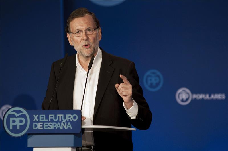 Rajoy dice ser garantía contra el secesionismo frente a un PSOE "preso de pactos"