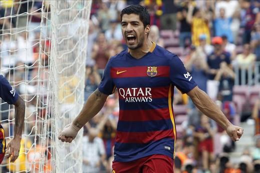 2-1. Luis Suárez recupera el olfato goleador en el partido que Messi se lesionó