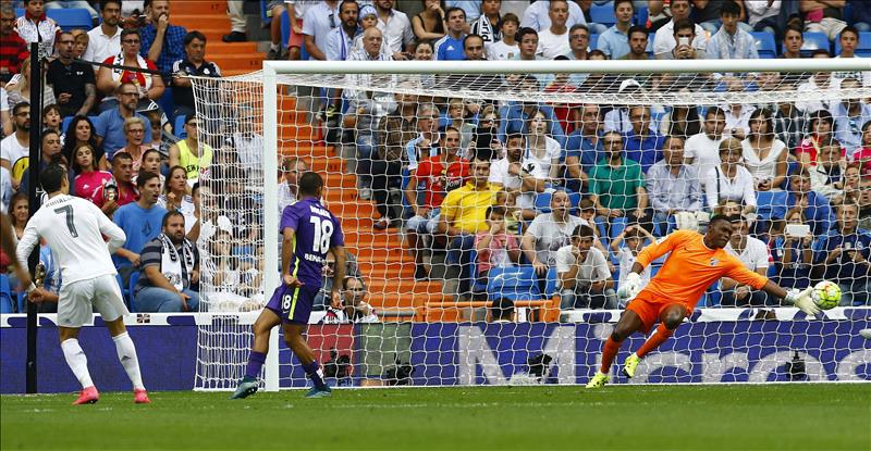 El Madrid pierde el liderato al empatar frente al Málaga