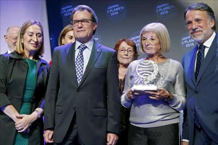 El morbo se cuela en una gala de los Premios Planeta repleta de políticos