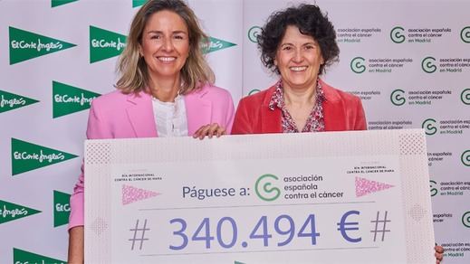 María Laviña de la AECC, y la directora de Comunicación de El Corte Inglés, Ester Uriol