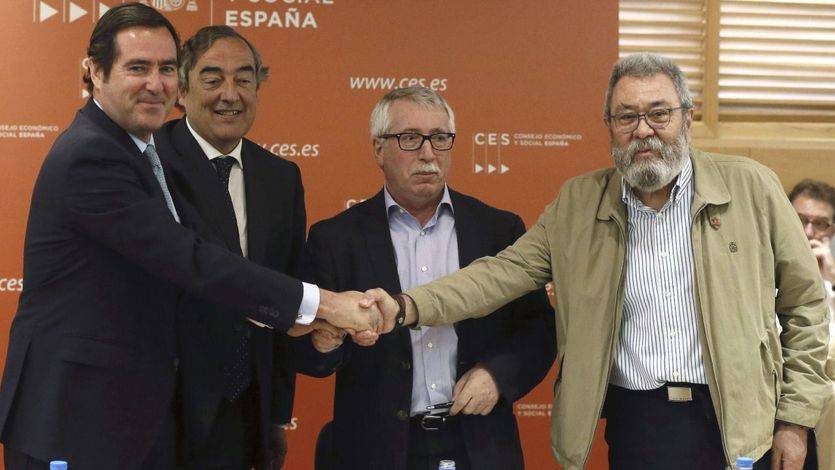 Los sindicatos y la patronal firman un pacto para incrementar el salario un 1% en 2015