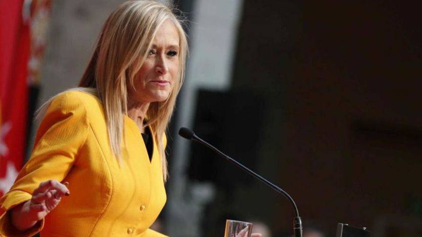 Cifuentes, investida presidenta de la Comunidad de Madrid, elogia a sus antecesores Leguina, Gallardón, Aguirre y González