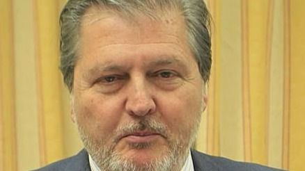 Rajoy sigue jugando al despiste: relevo sorpresa de Wert y fecha secreta para las generales