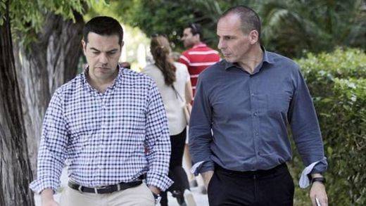 Grecia sigue intentándolo: plantea ampliar dos años más el rescate y reestructurar la deuda