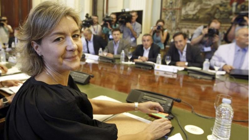 La ministra de Agricultura, García Tejerina, advierte a los griegos: 'Ojo, que las urnas son peligrosas'