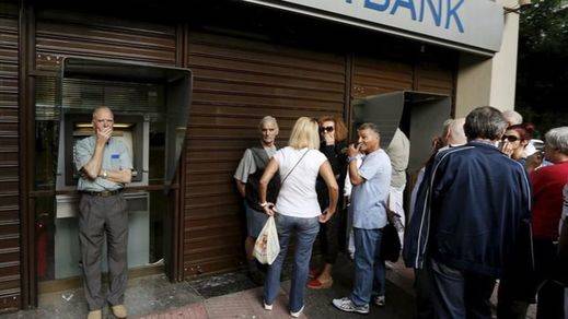 >> Los bancos seguirán cerrados hasta el miércoles
