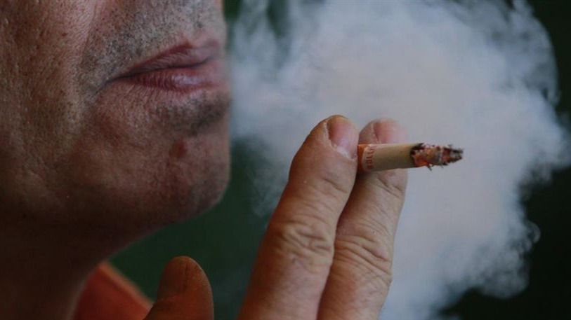 La OMS considera el tabaquismo una epidemia y pide a los Gobiernos subir los impuestos para recortarla
