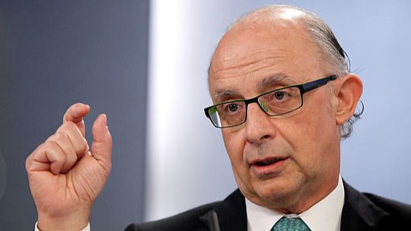 Montoro avisa: los ayuntamientos deberán cumplir los objetivos de déficit, 'sean del color que sean'