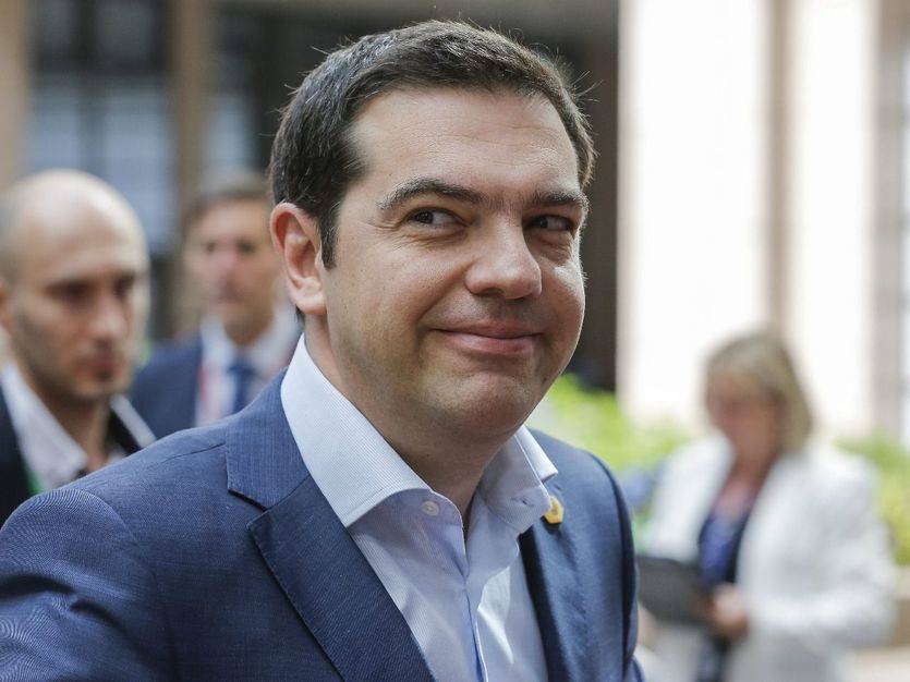 El Parlamento griego da vía libre a Tsipras para negociar con Europa