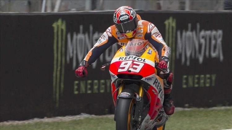 M&#225;rquez sentencia unos entrenamientos muy disputados, Vi&#241;ales se queda fuera