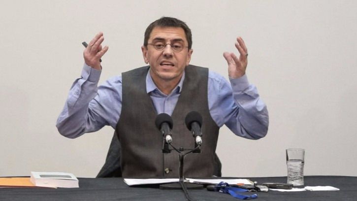 Monedero, que se "avergüenza de ser europeo", acusa a la 'troika' de haber cometido "un acto de terrorismo" contra Grecia