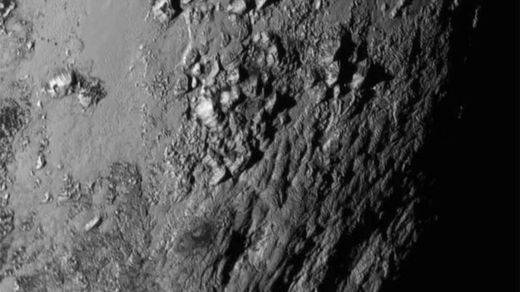 Las montañas heladas de Plutón se formaron hace sólo 100 millones de años