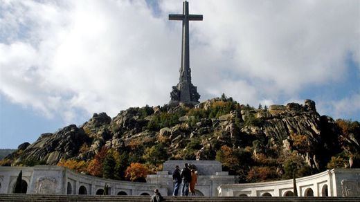 Presionan al Papa para sacar los cuerpos de Franco y Primo de Rivera de la Basílica de El Valle de los Caídos
