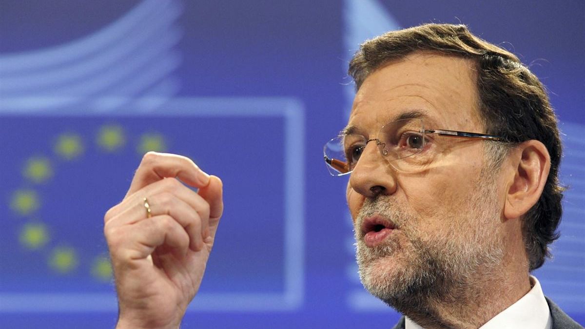 Rajoy quiere terminar de agotar a sus contrincantes con un agosto frenético
