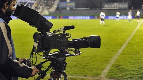 Multa de 15 millones a Telefónica y Canal+ por la venta de los derechos televisivos del fútbol