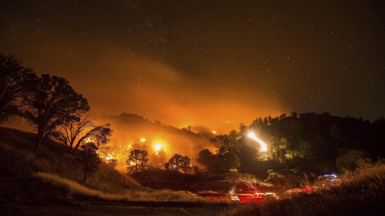 Los incendios arrasan el estado de California