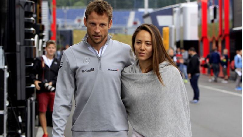 Gasean a Jenson Button y su mujer mientras dormían... y les roban