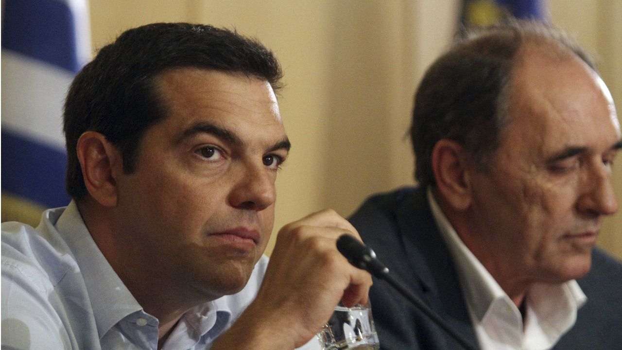 Tsipras se enfrenta a nuevas disidencias internas en Syriza ante la votación del tercer rescate
