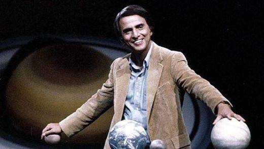 Carl Sagan, el famoso presentador de 'Cosmos', tendrá su biopic en la gran pantalla