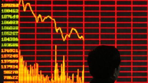 China baja los tipos de interés para intentar frenar la sangría de la Bolsa