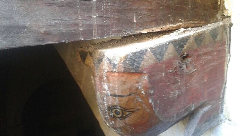 Descubierto en Ayora un artesonado románico de la época de la Reconquista