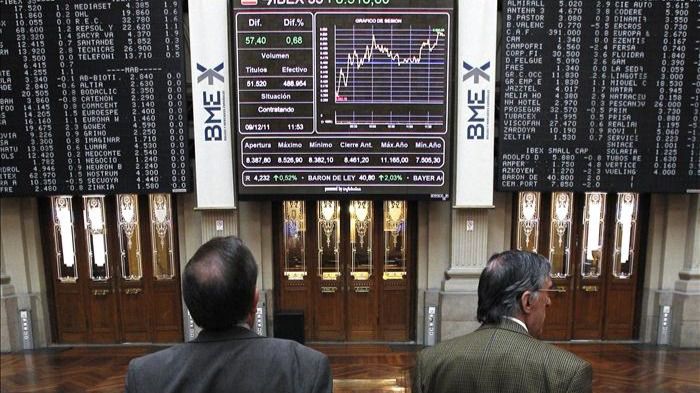 El Ibex cierra su semana más convulsa con nuevas subidas y superando los 10.300 puntos