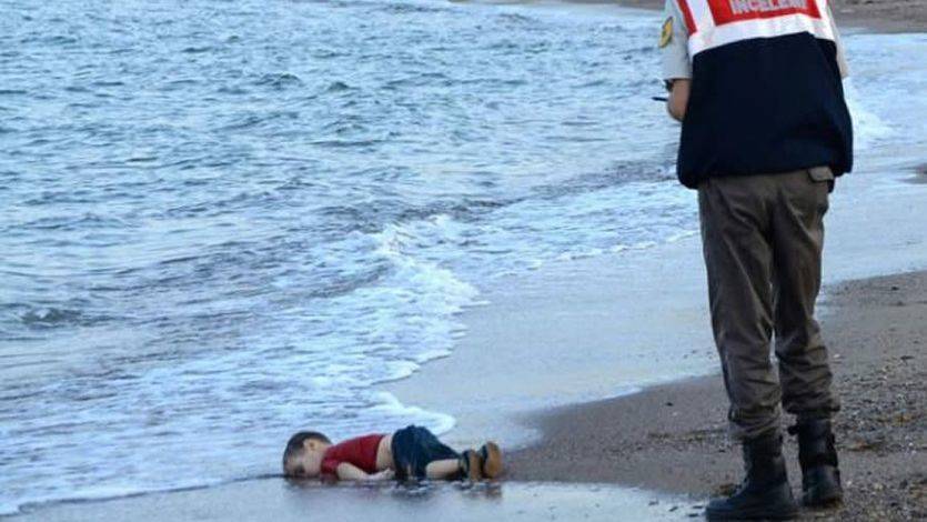 La imagen del niño ahogado en las costas turcas, nuevo icono del drama de los refugiados sirios