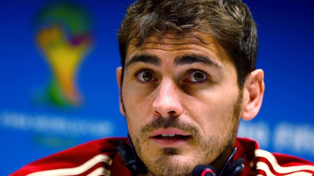 La Roja, una piña para Piqué: Casillas defiende que pese a su catalanismo, "quiere estar con España"