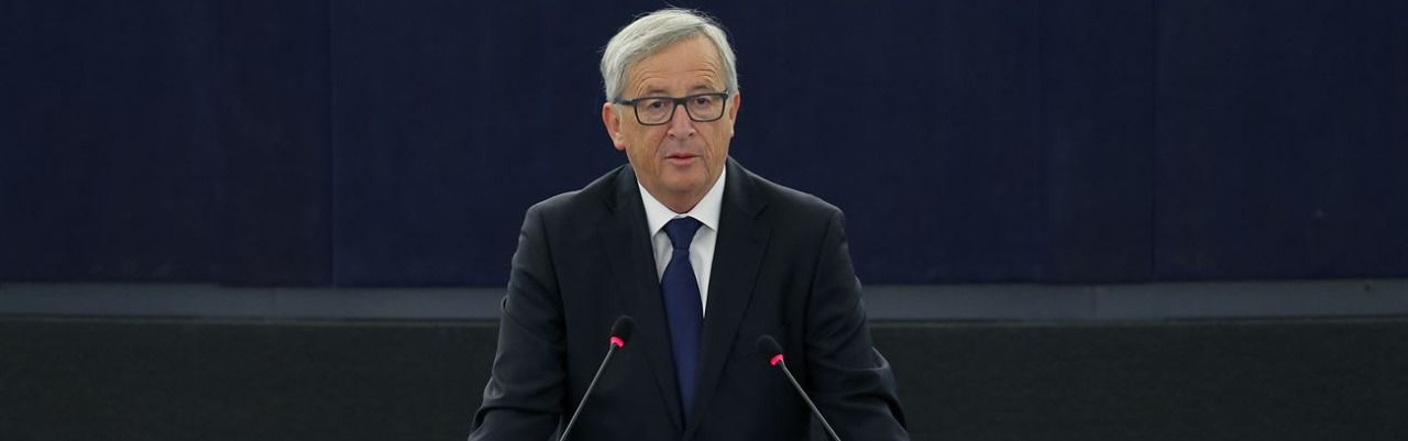 Juncker, contundente con la exigencia de acoger a los refugiados sirios: "Tiene que hacerse de manera obligatoria"