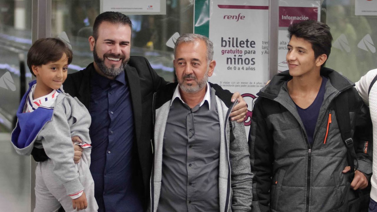 Osama, el refugiado zancadilleado, ya tiene hogar en España: "Es como andar por el cielo"