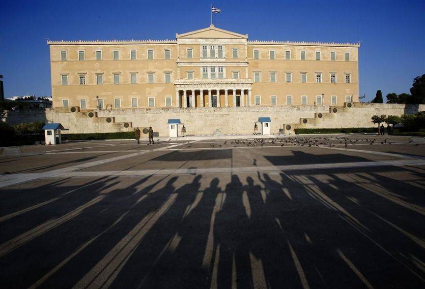 Casi 10 millones de griegos eligen su futuro por segunda vez en este año