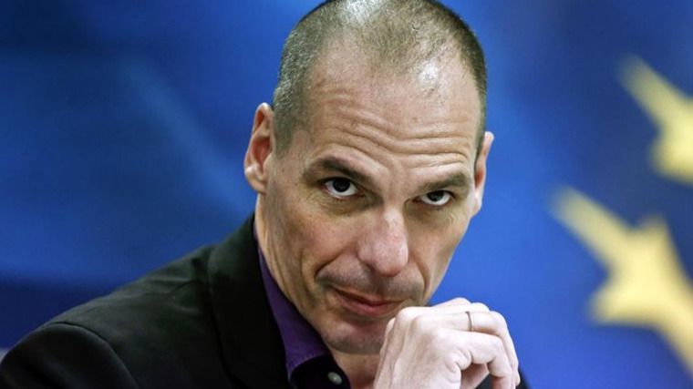 Varoufakis, un grano en el trasero para Tsipras: 'Su victoria es la de la humillante rendición ante la troika'
