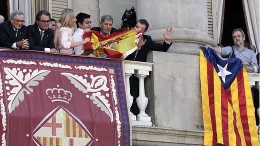 'Mi bandera sí, tu bandera no': guerra de símbolos en el Ayuntamiento de Barcelona