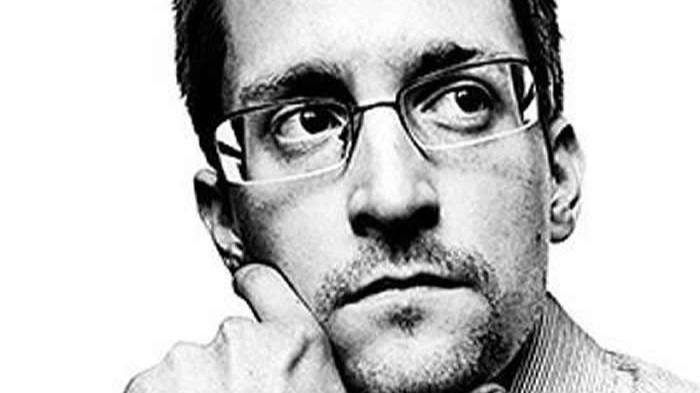 Snowden, el consultor que filtró los documentos secretos de espionaje de EEUU, se abre un Twitter