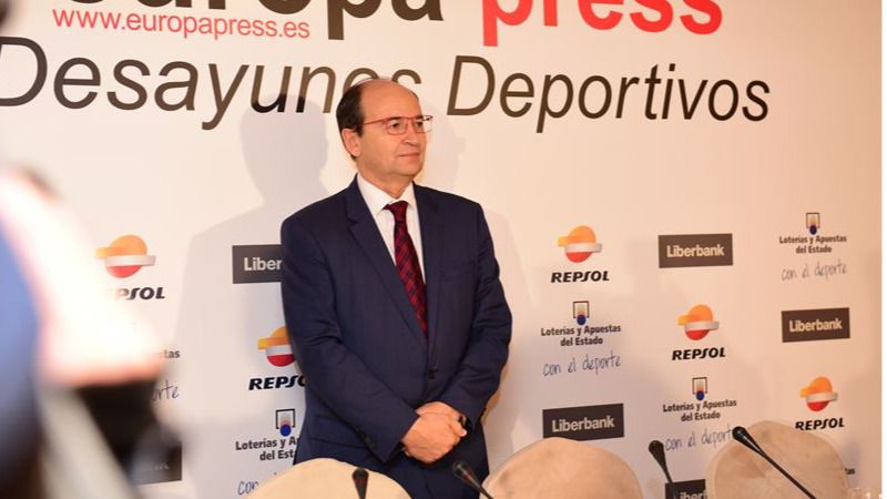 El Sevilla admite que le está "costando" que sus aficionados "animen sin insultar"