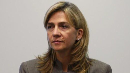 La foto que avergonzará a la Familia Real, en enero: la infanta Cristina, en el banquillo