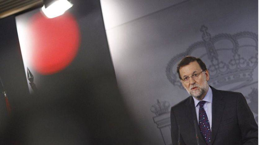 Aseguran que Rajoy costea los cuidados de su padre con dinero público