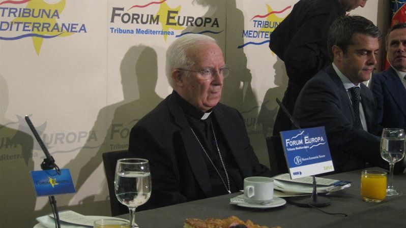 El cardenal Cañizares pide perdón a los refugiados pero se siente "linchado"