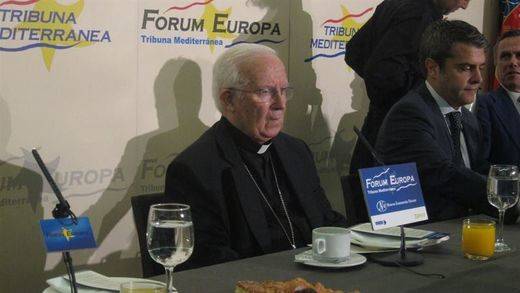 El cardenal Cañizares pide perdón a los refugiados pero se siente 