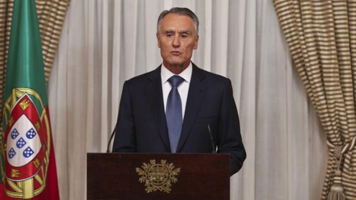 Cavaco Silva rechaza el pacto de la izquierda y encarga a Passos Coelho formar gobierno en Portugal