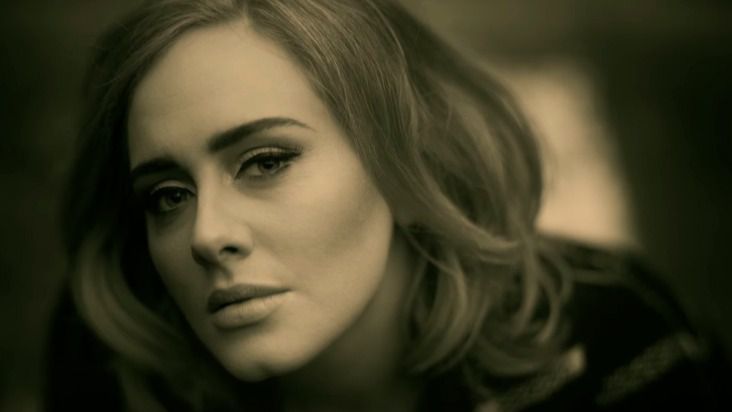 Adele regresa triunfal con 'Hello', primer single de su nuevo disco